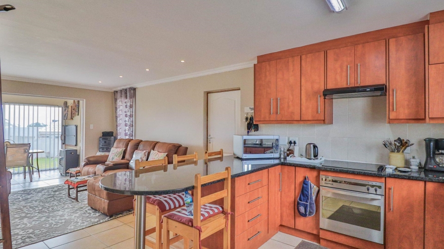 To Let 3 Bedroom Property for Rent in Heiderand Western Cape